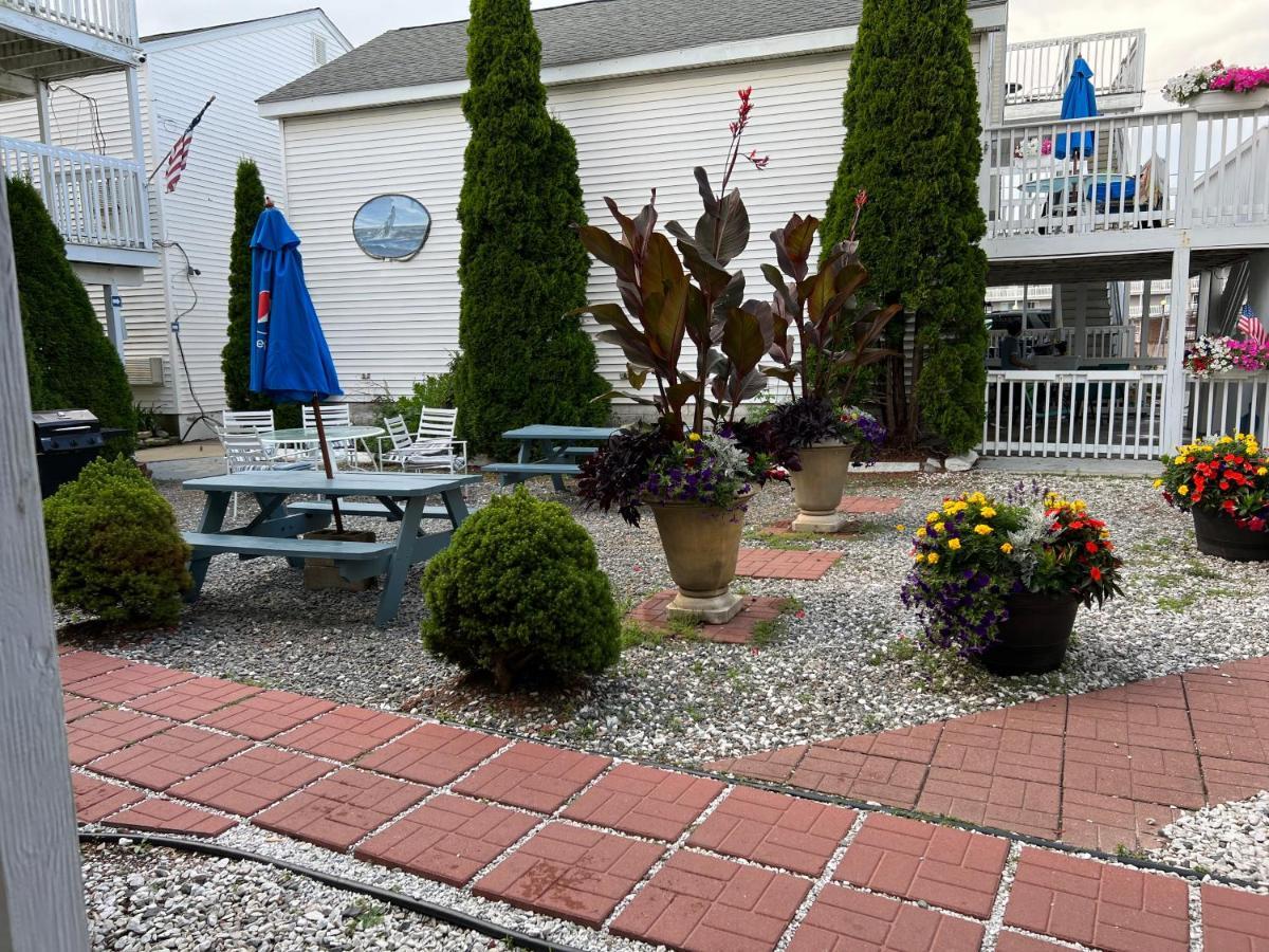 Ships Inn Hampton Exterior photo